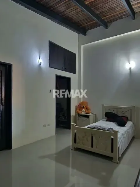 SE VENDE CASA EN URB. LA LAGUNITA, TIPURO. - 10