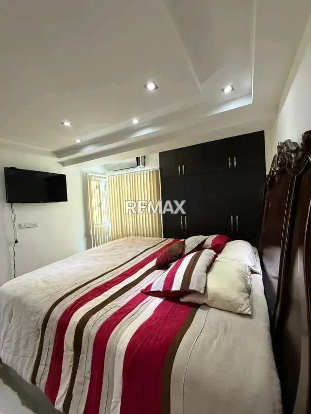 Venta de Moderno Apartamento en Resd. Las Chimeneas Valencia - 11