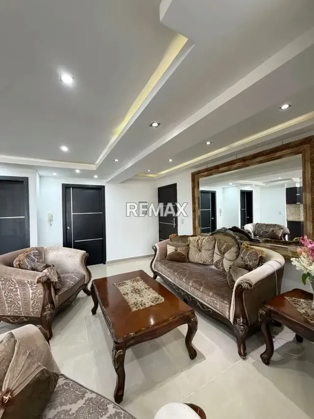 Venta de Moderno Apartamento en Resd. Las Chimeneas Valencia - 5