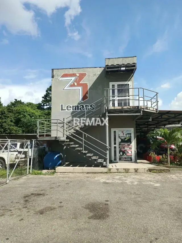 EN ALQUILER LOCAL COMERCIAL EN AV ALIRIO UGARTE PELAYO, MATURÍN-MONAGAS