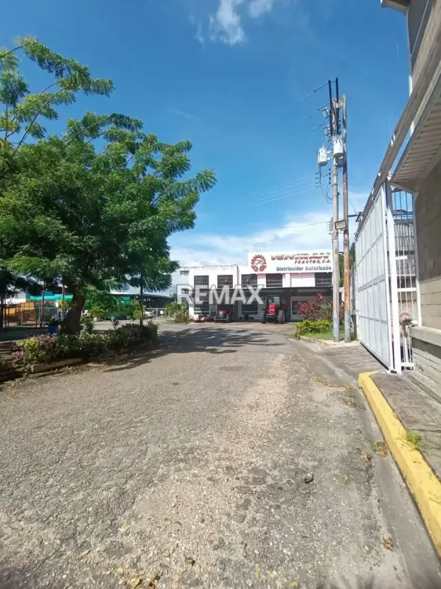 EN ALQUILER LOCAL COMERCIAL EN AV ALIRIO UGARTE PELAYO, MATURÍN-MONAGAS - 14