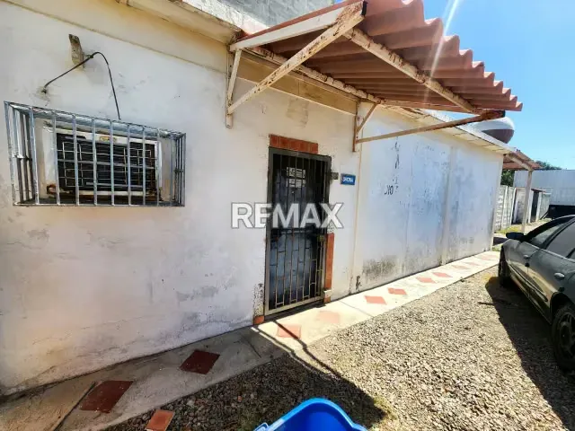 VENTA TERRENO CON GALPON - 4