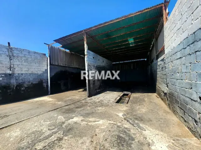 VENTA TERRENO CON GALPON - 7
