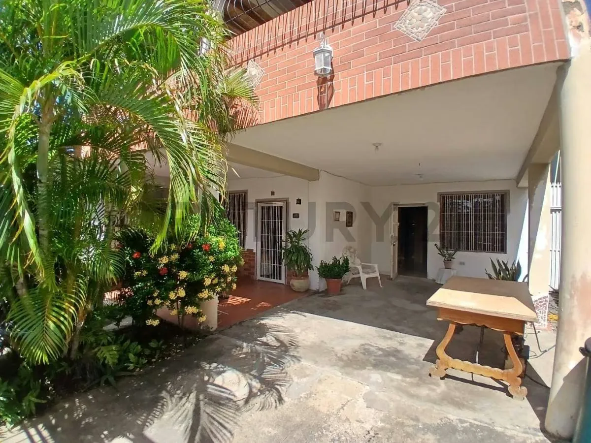 AMPLIA CASA DUPLEX CON POTENCIAL PARA NEGOCIO EN MUNICIPIO GARCIA - 6