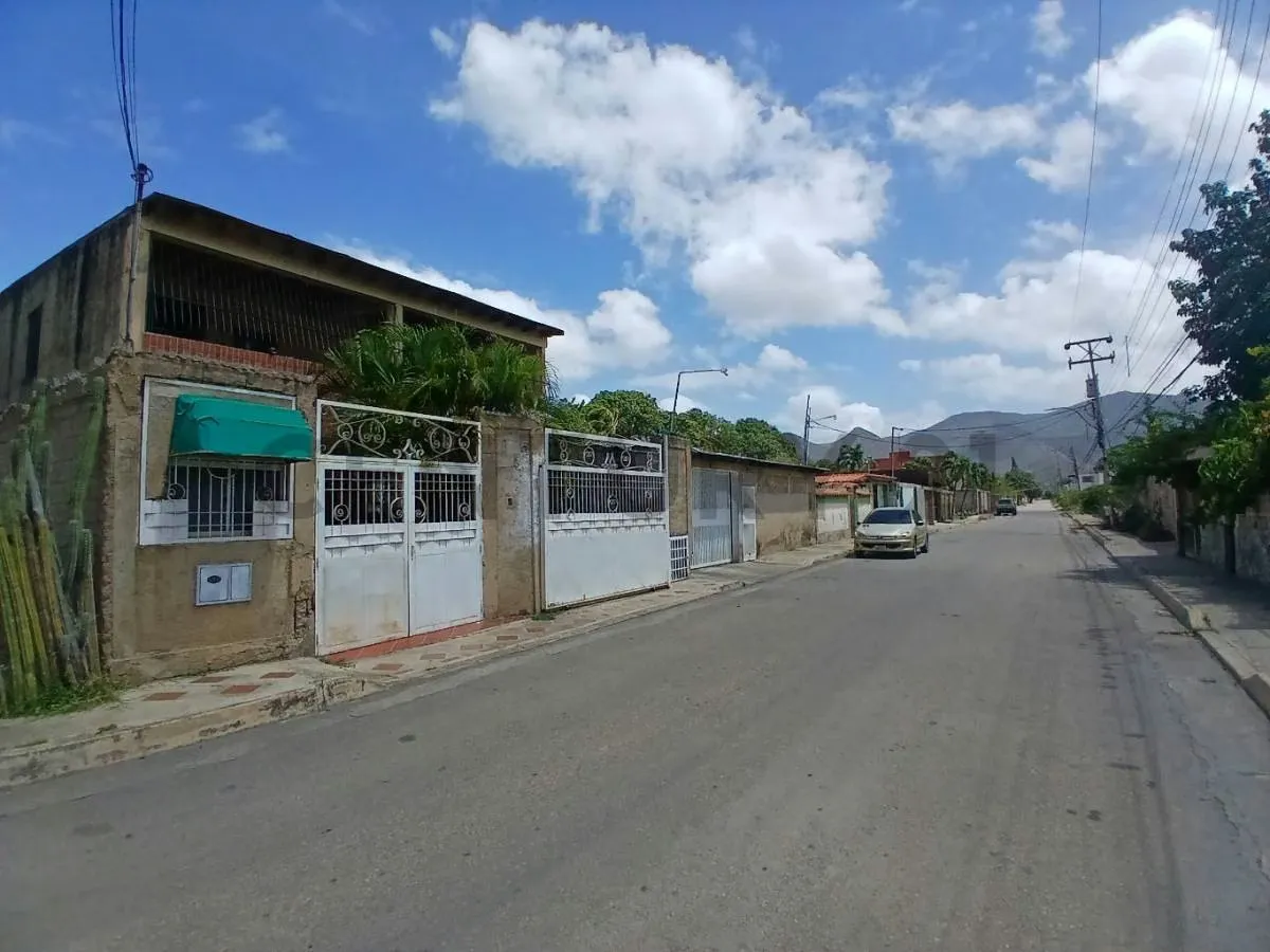 AMPLIA CASA DUPLEX CON POTENCIAL PARA NEGOCIO EN MUNICIPIO GARCIA - 10