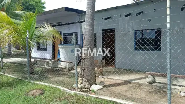 Excelente Oportunidad De Inversión: Terreno En Chichiriviche De 3.281,53 M2 - 5