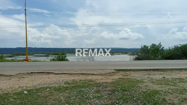 Excelente Oportunidad De Inversión: Terreno En Chichiriviche De 3.281,53 M2 - 6