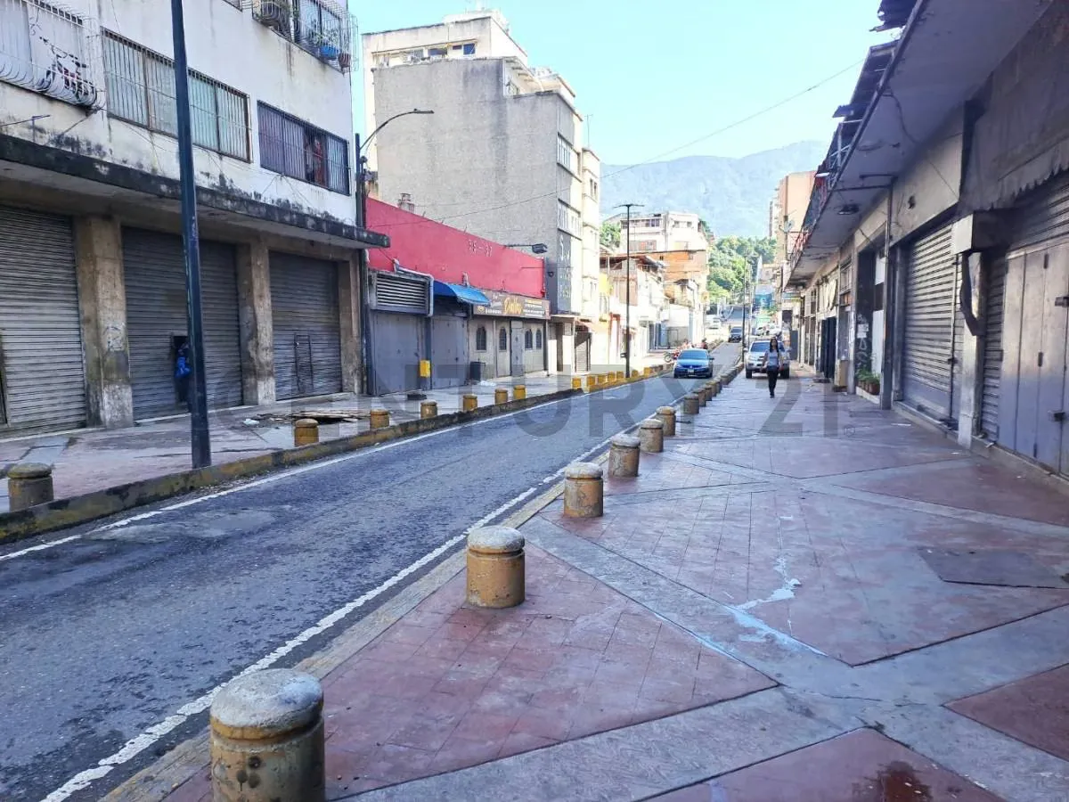 Alquiler de LOCAL COMERCIAL en centro de Caracas, cerca de la Avenida Urdaneta - 2