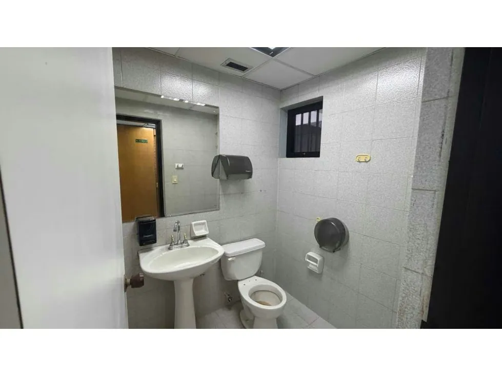 Casa Comercial en Alquiler en Los Palos Grandes 363m2 - 17