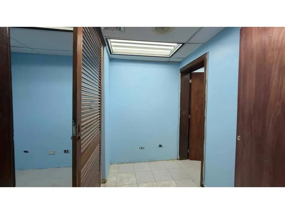 Casa Comercial en Alquiler en Los Palos Grandes 363m2 - 18