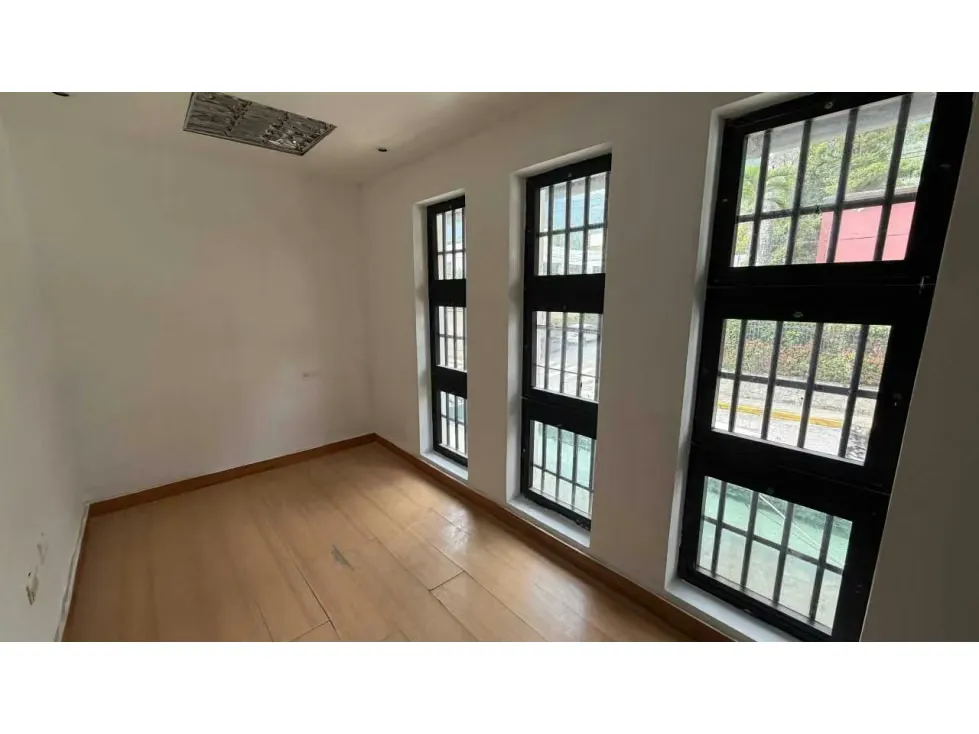 Casa Comercial en Alquiler en Los Palos Grandes 363m2 - 4