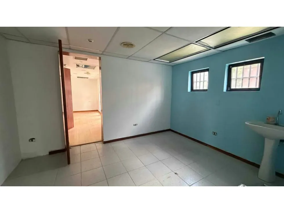Casa Comercial en Alquiler en Los Palos Grandes 363m2 - 5