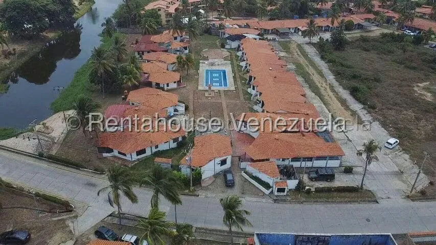 Casa (Casas de Playa) en Venta en Flamingo, Falcon - 15