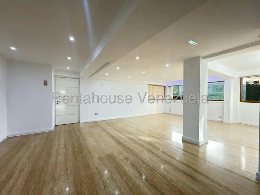 Apartamento (1 Nivel) en Alquiler en Los Naranjos del Cafetal, Distrito Metropolitano
