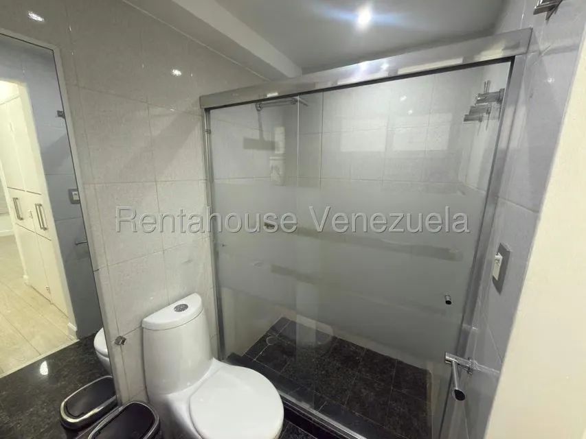 Apartamento (1 Nivel) en Alquiler en Los Naranjos del Cafetal, Distrito Metropolitano - 12