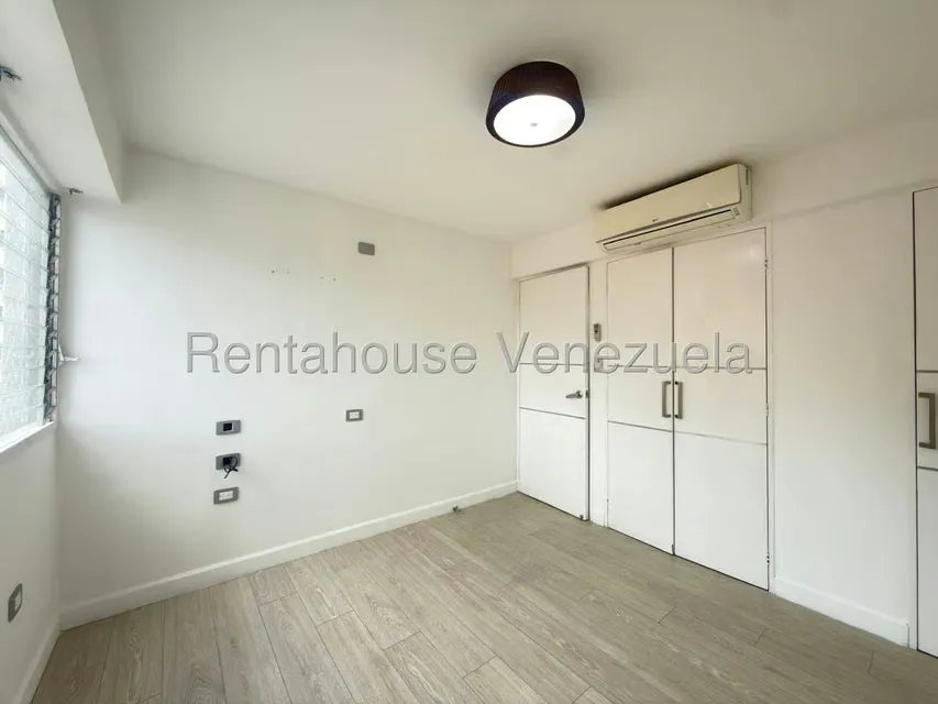 Apartamento (1 Nivel) en Alquiler en Los Naranjos del Cafetal, Distrito Metropolitano - 16