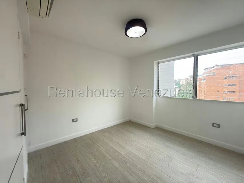 Apartamento (1 Nivel) en Alquiler en Los Naranjos del Cafetal, Distrito Metropolitano - 17