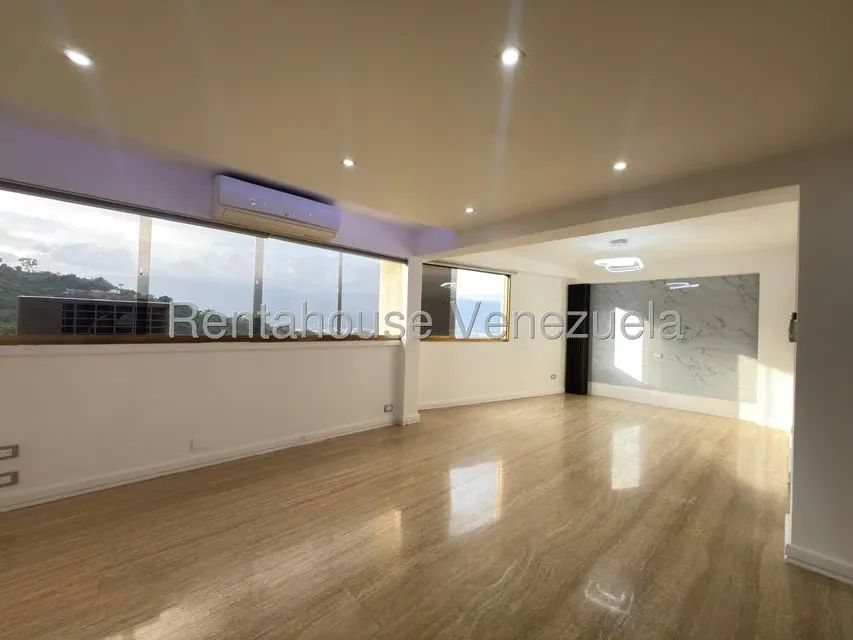 Apartamento (1 Nivel) en Alquiler en Los Naranjos del Cafetal, Distrito Metropolitano - 2