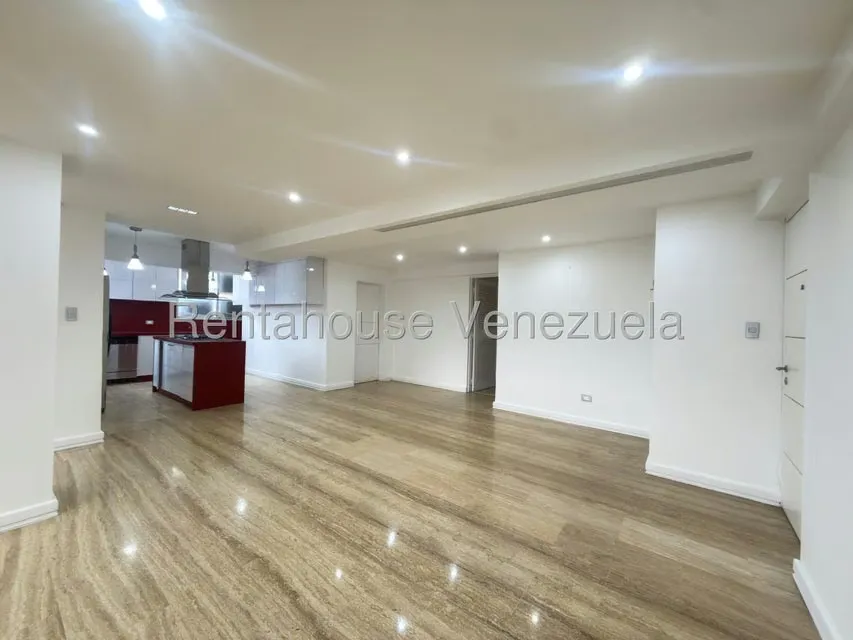 Apartamento (1 Nivel) en Alquiler en Los Naranjos del Cafetal, Distrito Metropolitano - 3