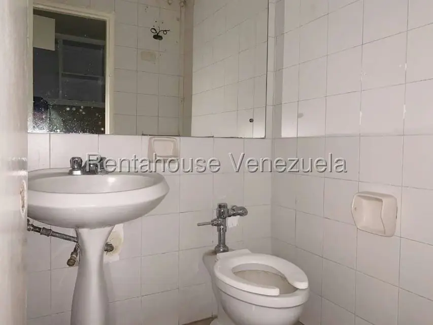 Local Comercial en Alquiler en El Rosal, Distrito Metropolitano - 15