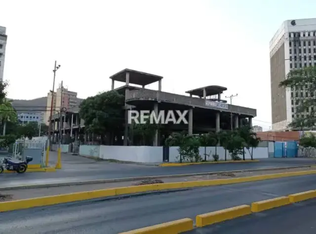 Edificio en construcción en Venta. Puerto la Cruz Av. Municipal