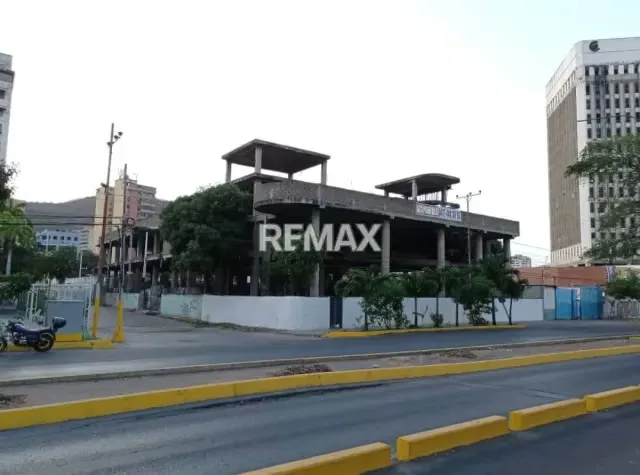 Edificio en construcción en Venta. Puerto la Cruz Av. Municipal