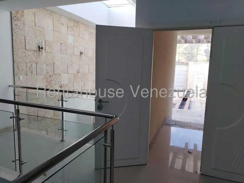 Casa (Multipes Niveles) en Venta en La Entrada, Carabobo - 4