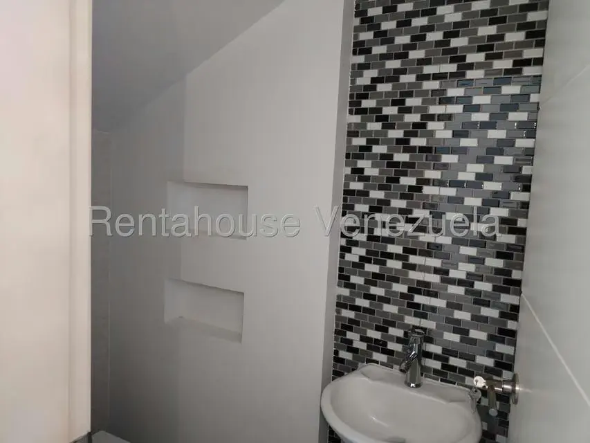 Casa (Multipes Niveles) en Venta en La Entrada, Carabobo - 100