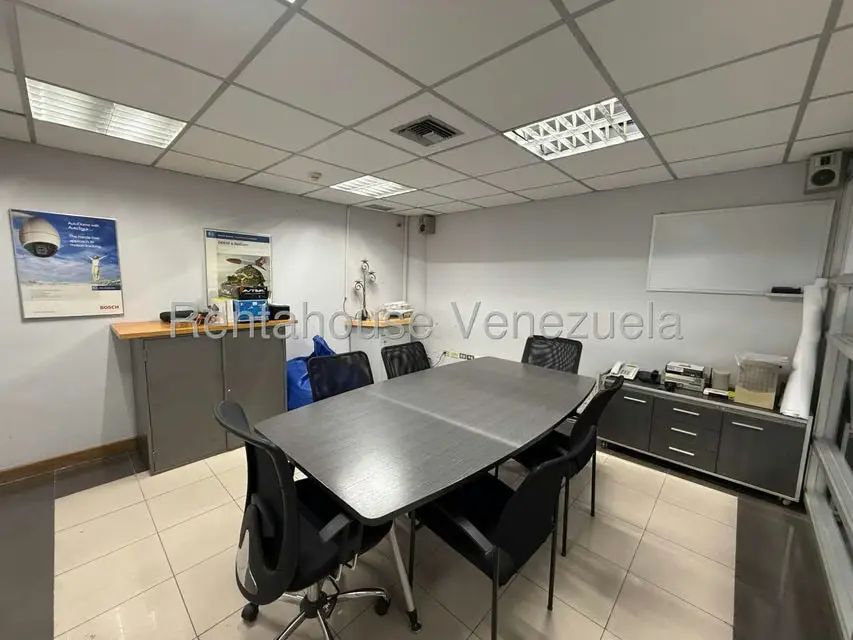 Local Comercial en Alquiler en Los Dos Caminos, Distrito Metropolitano - 18