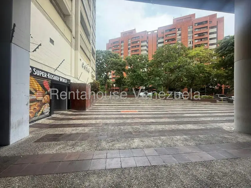 Local Comercial en Alquiler en Los Dos Caminos, Distrito Metropolitano - 29