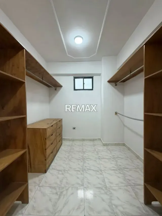 Penthouse en alquiler en la Urb Los Mangos. Edif. Botánica - 12