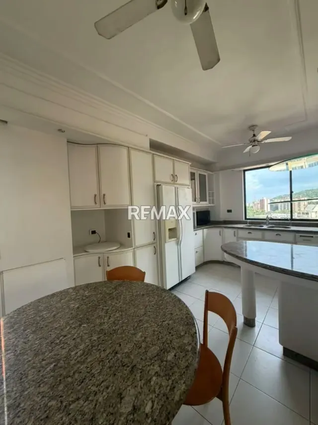 Penthouse en alquiler en la Urb Los Mangos. Edif. Botánica - 7