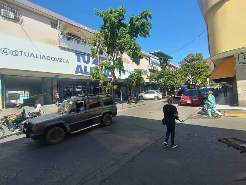 Apto. en venta, C.C. Victoria Center con ampliaciones