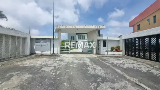 CASA EN ALQUILER URBANIZACION CLUB DE CAMPO