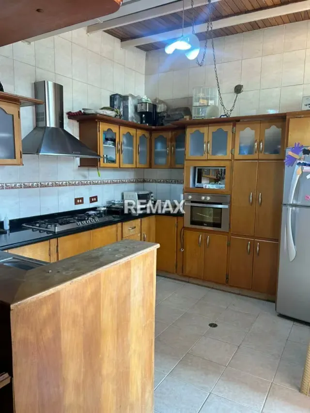 En alquiler habitación amoblada para dama, Urb. Los Samanes - 3