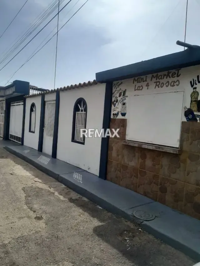 AMPLIA CASA EN VENTA EN SECTOR PANAMERICANO ZONA OESTE MARACAIBO - 2