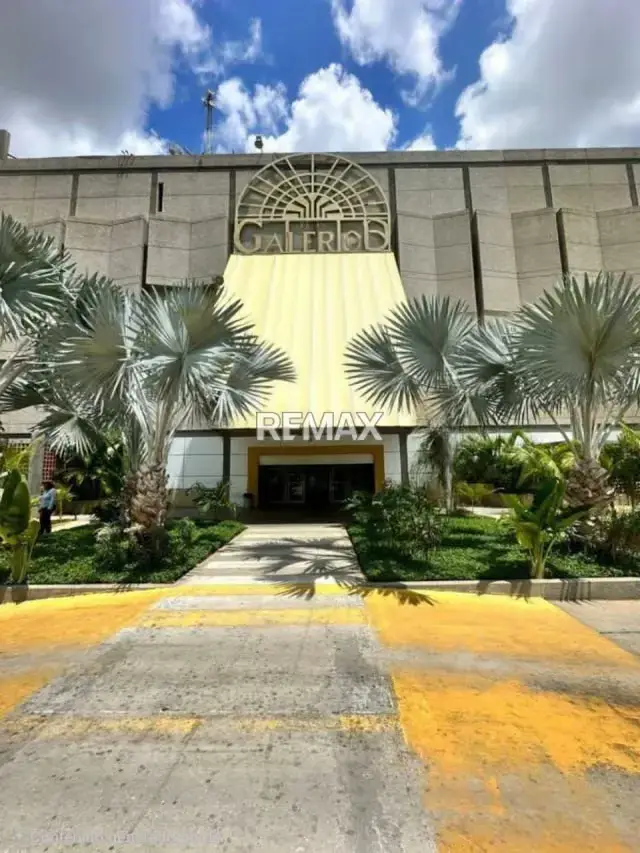 LOCAL EN VENTA EN EL C.C. GALERÍAS MALL, LA LIMPIA