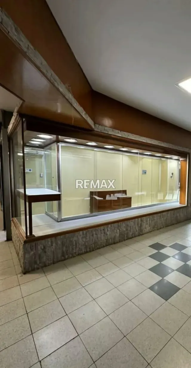 LOCAL EN VENTA EN EL C.C. GALERÍAS MALL, LA LIMPIA - 3