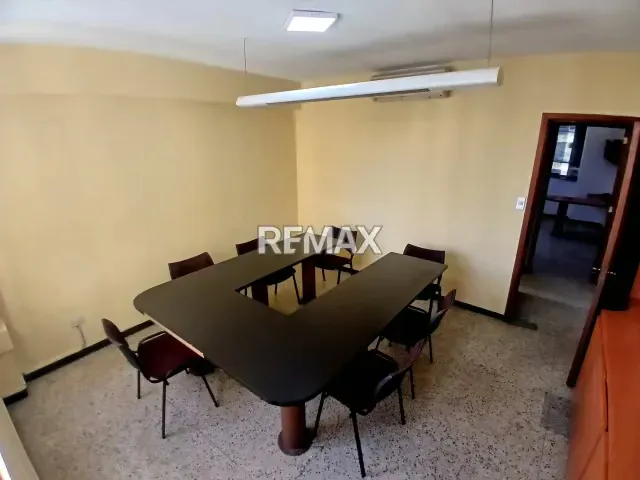 ALQUILO OFICINA 112M² BOULEVARD DE SABANA GRANDE - 3