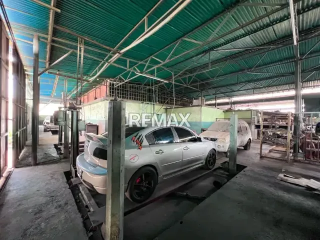 Galpón Comercial en venta en el Sector La Polar, Avenida Principal-San Francisco - 12