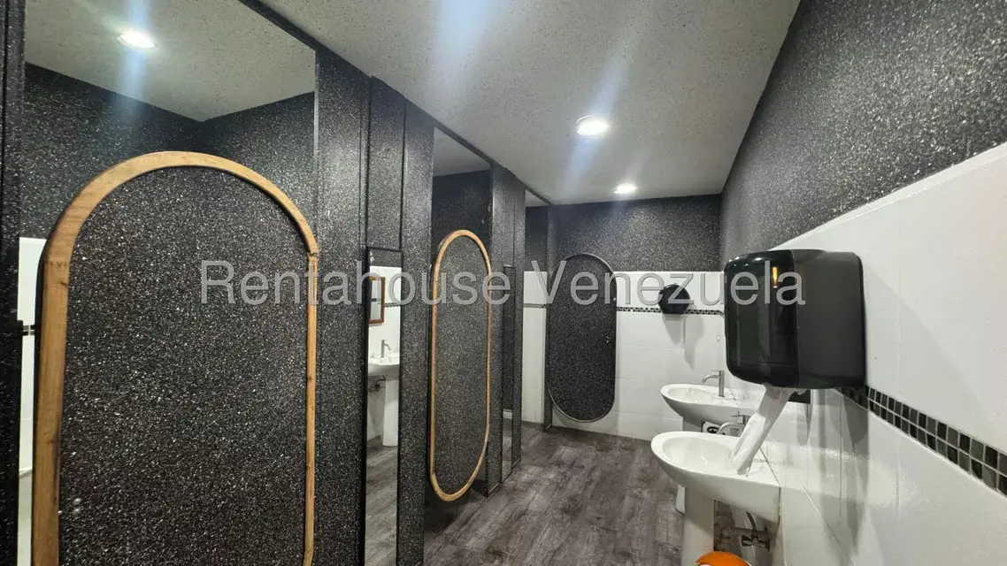 Local Comercial en Venta en Santa Monica, Distrito Metropolitano - 12