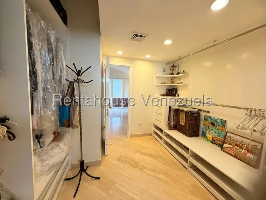 Townhouse (Multiples Niveles) en Venta en Loma Linda, Distrito Metropolitano - 26