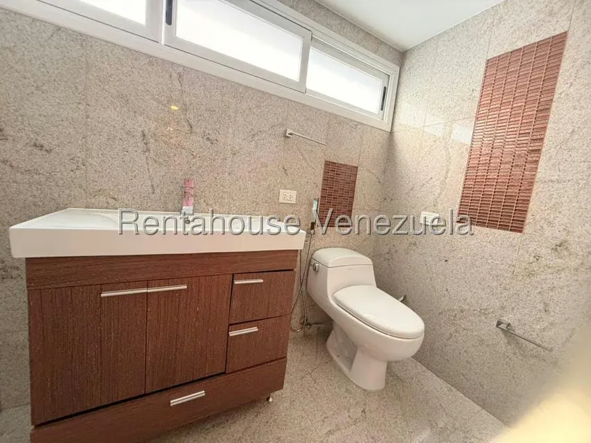 Townhouse (Multiples Niveles) en Venta en Loma Linda, Distrito Metropolitano - 28