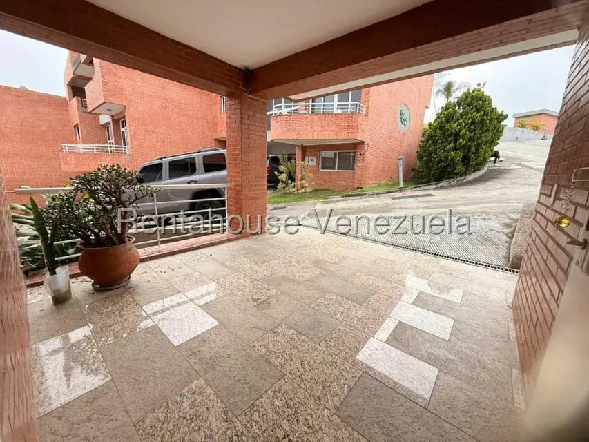 Townhouse (Multiples Niveles) en Venta en Loma Linda, Distrito Metropolitano - 3