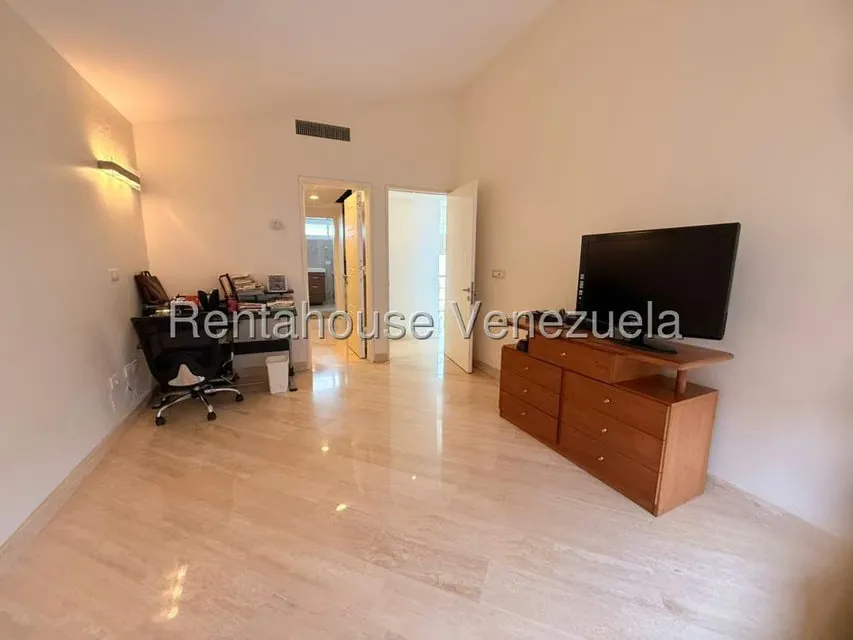 Townhouse (Multiples Niveles) en Venta en Loma Linda, Distrito Metropolitano - 37