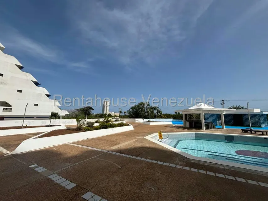 Apartamento (1 Nivel) en Venta en Avenida Bolivar, Nueva Esparta - 24