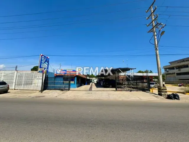 AUTOLAVADO Y TALLER CON GALPON EN VENTA, AVENIDA LOS HATICOS