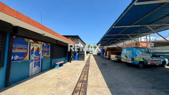AUTOLAVADO Y TALLER CON GALPON EN VENTA, AVENIDA LOS HATICOS - 4