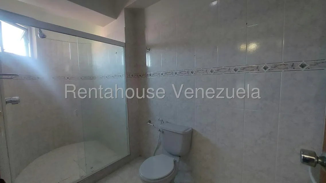Apartamento (1 Nivel) en Alquiler en Los Mangos, Carabobo - 13