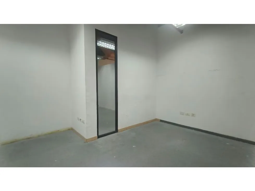 Alquilo local 125m2 Buenaventura Guatire - 9
